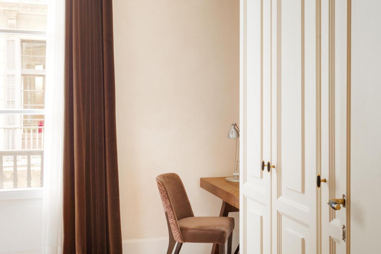 Do Placa Reial Powered By Sonder Barcelona Luaran gambar A room at the hotel