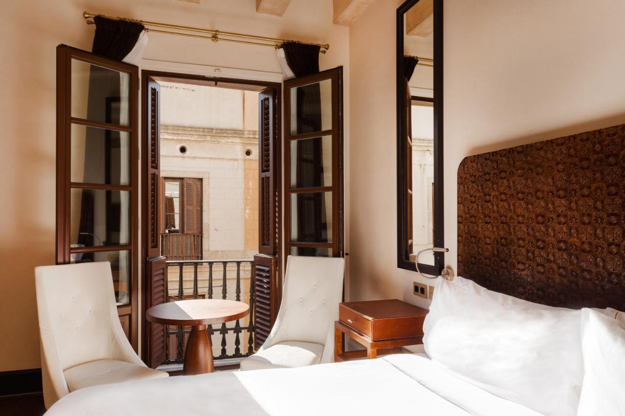 Do Placa Reial Powered By Sonder Barcelona Luaran gambar A room at Hotel Casa 1800