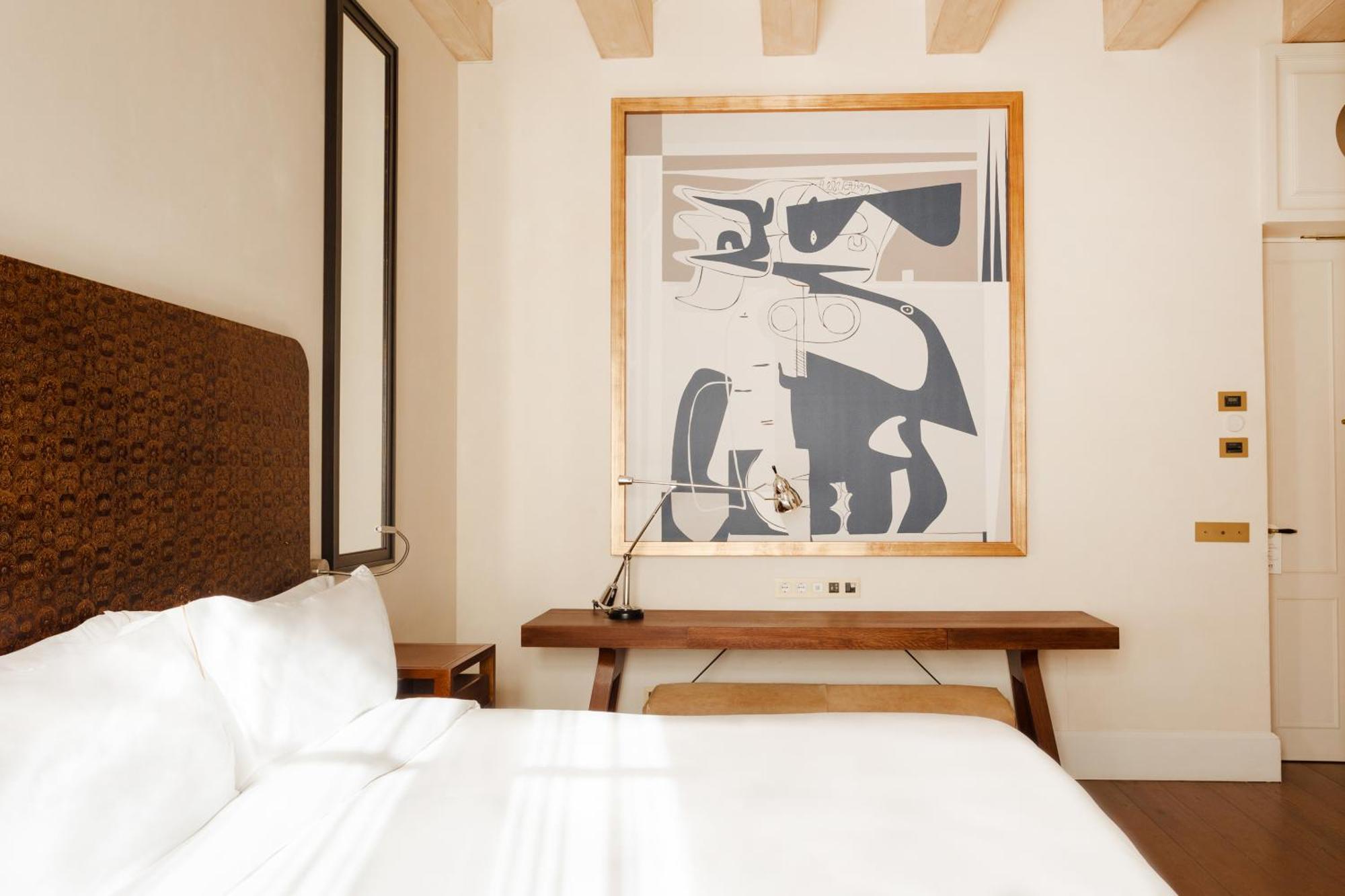Do Placa Reial Powered By Sonder Barcelona Bilik gambar A bedroom at the Hotel Chaco