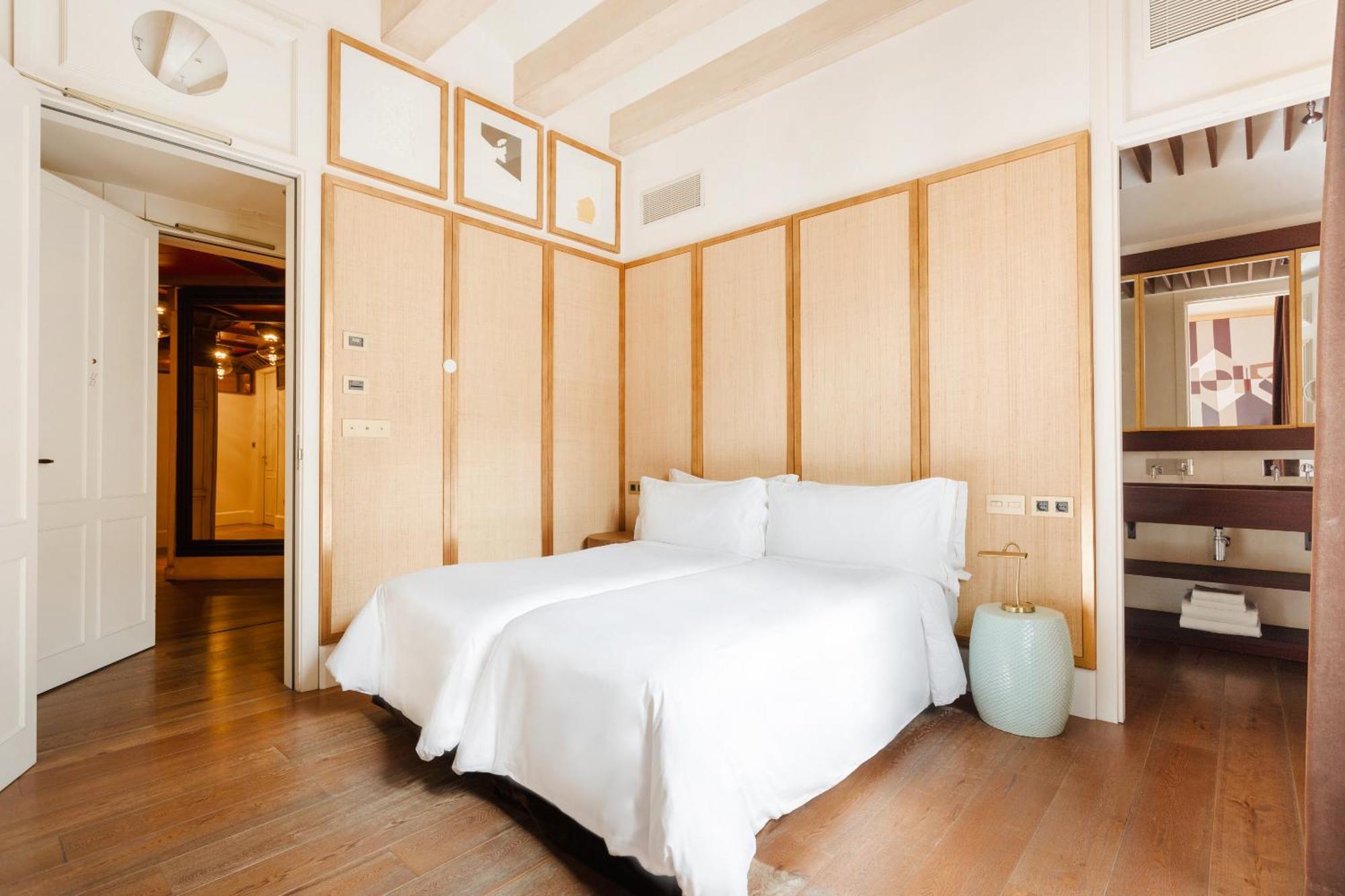 Do Placa Reial Powered By Sonder Barcelona Bilik gambar A room at the hotel