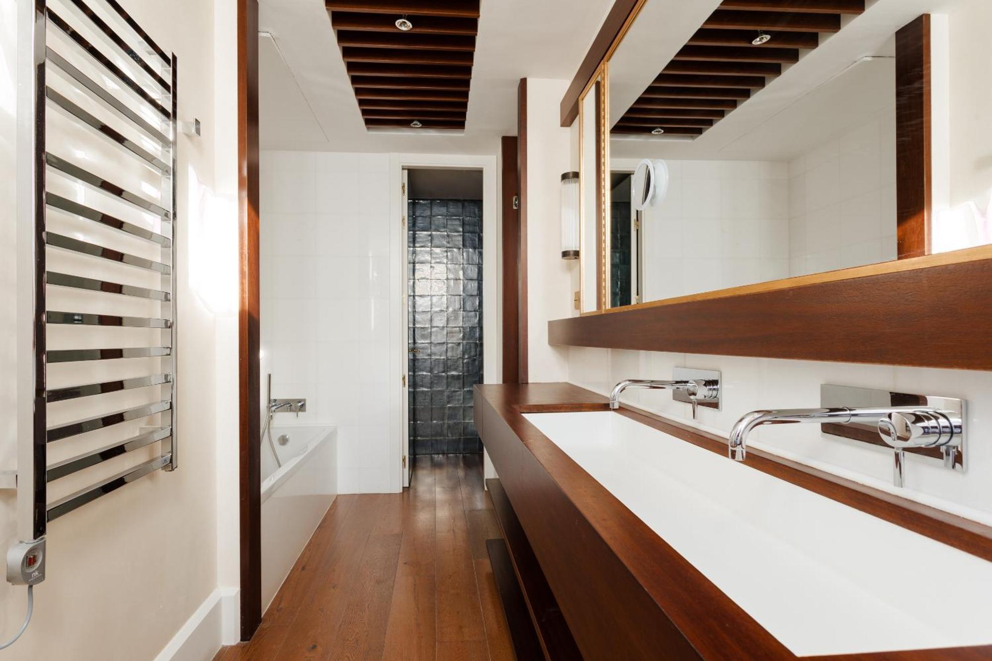 Do Placa Reial Powered By Sonder Barcelona Bilik gambar Bathroom