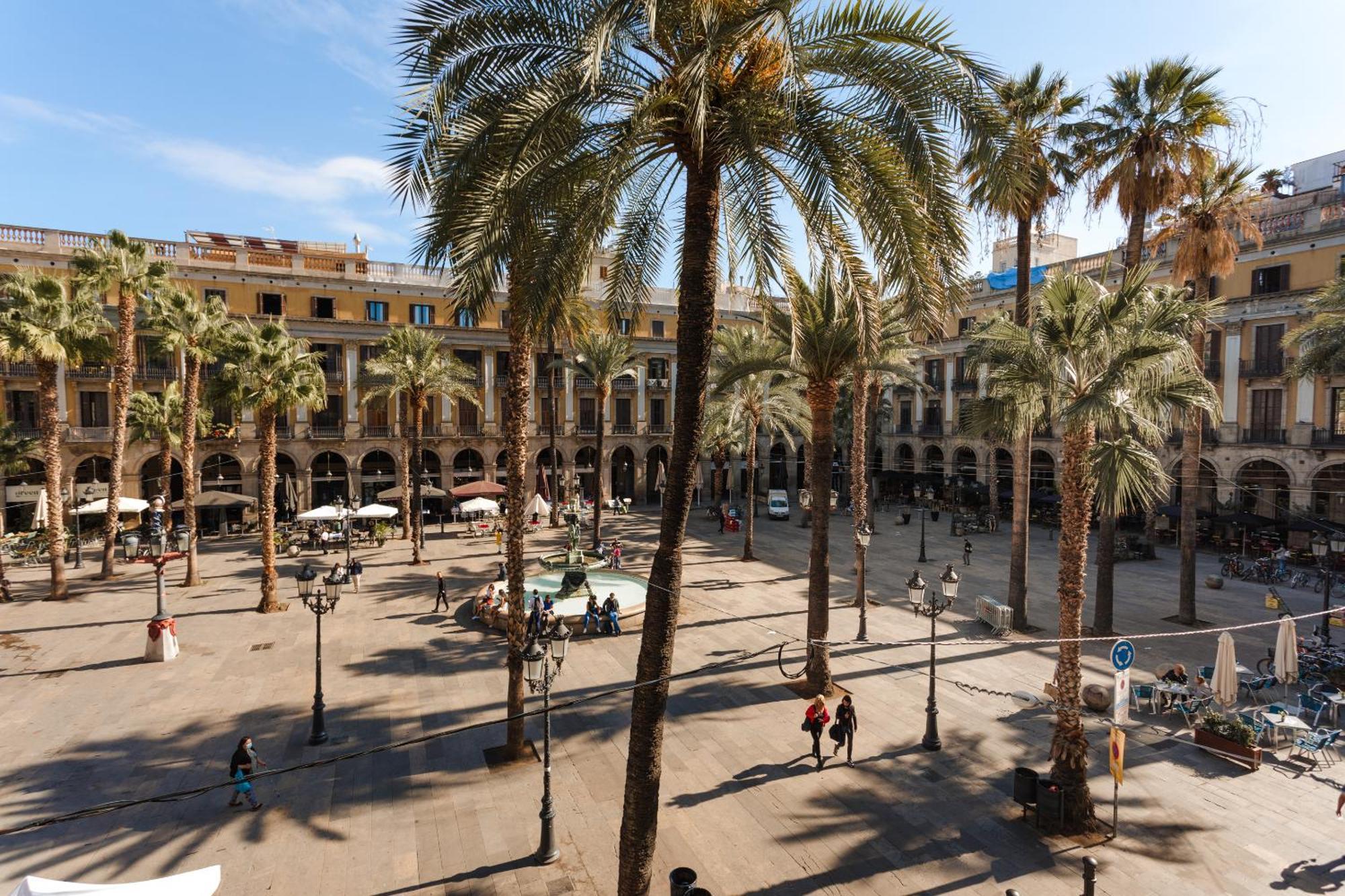 Do Placa Reial Powered By Sonder Barcelona Luaran gambar Plaça Reial