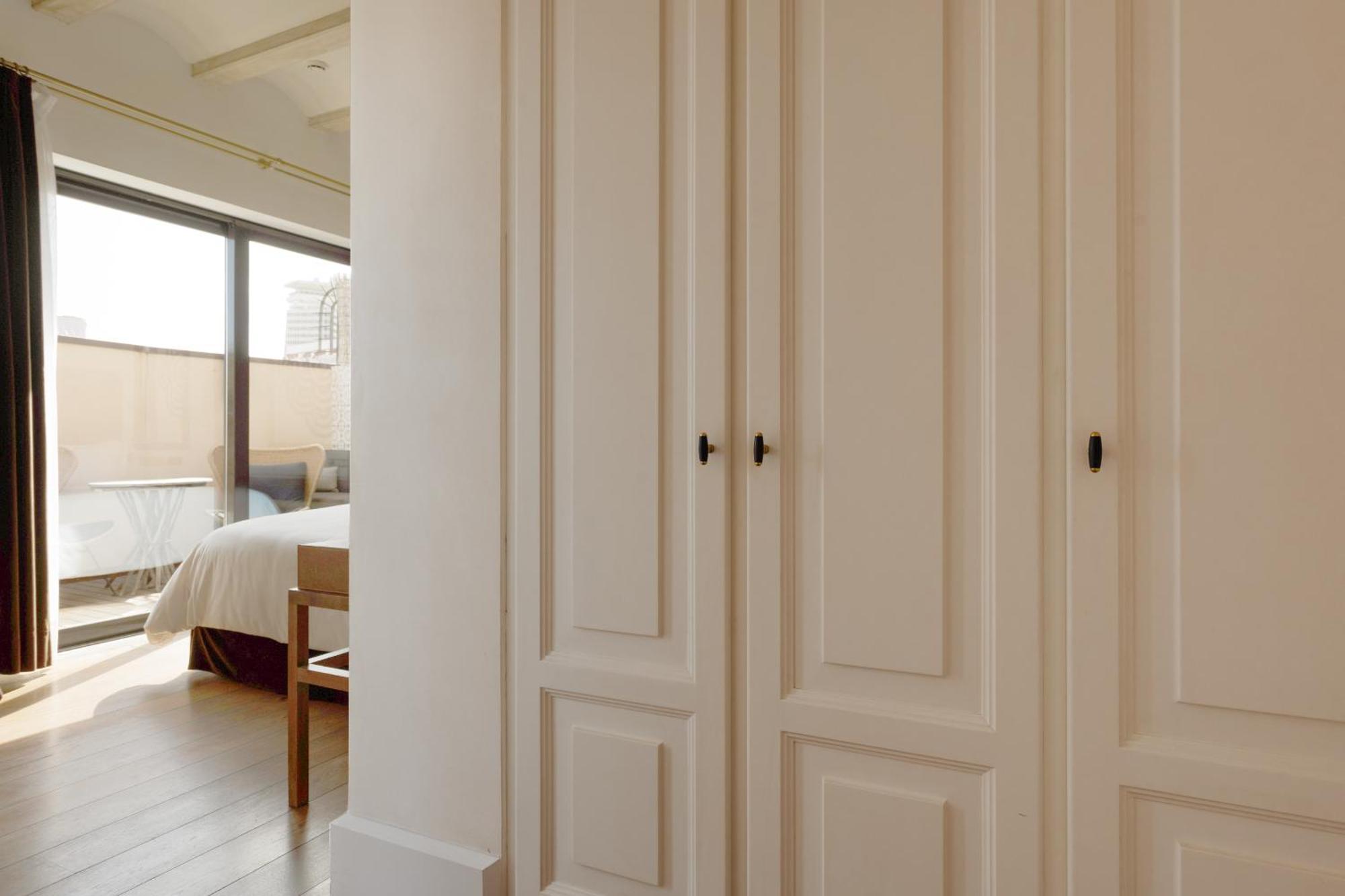 Do Placa Reial Powered By Sonder Barcelona Bilik gambar A wardrobe