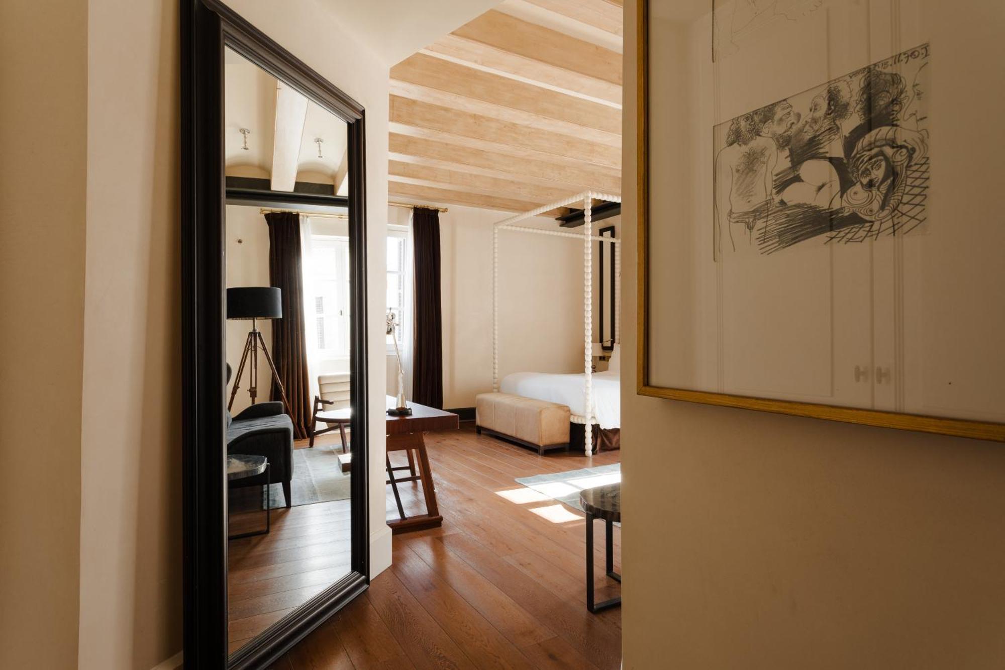 Do Placa Reial Powered By Sonder Barcelona Bilik gambar A room at the hotel