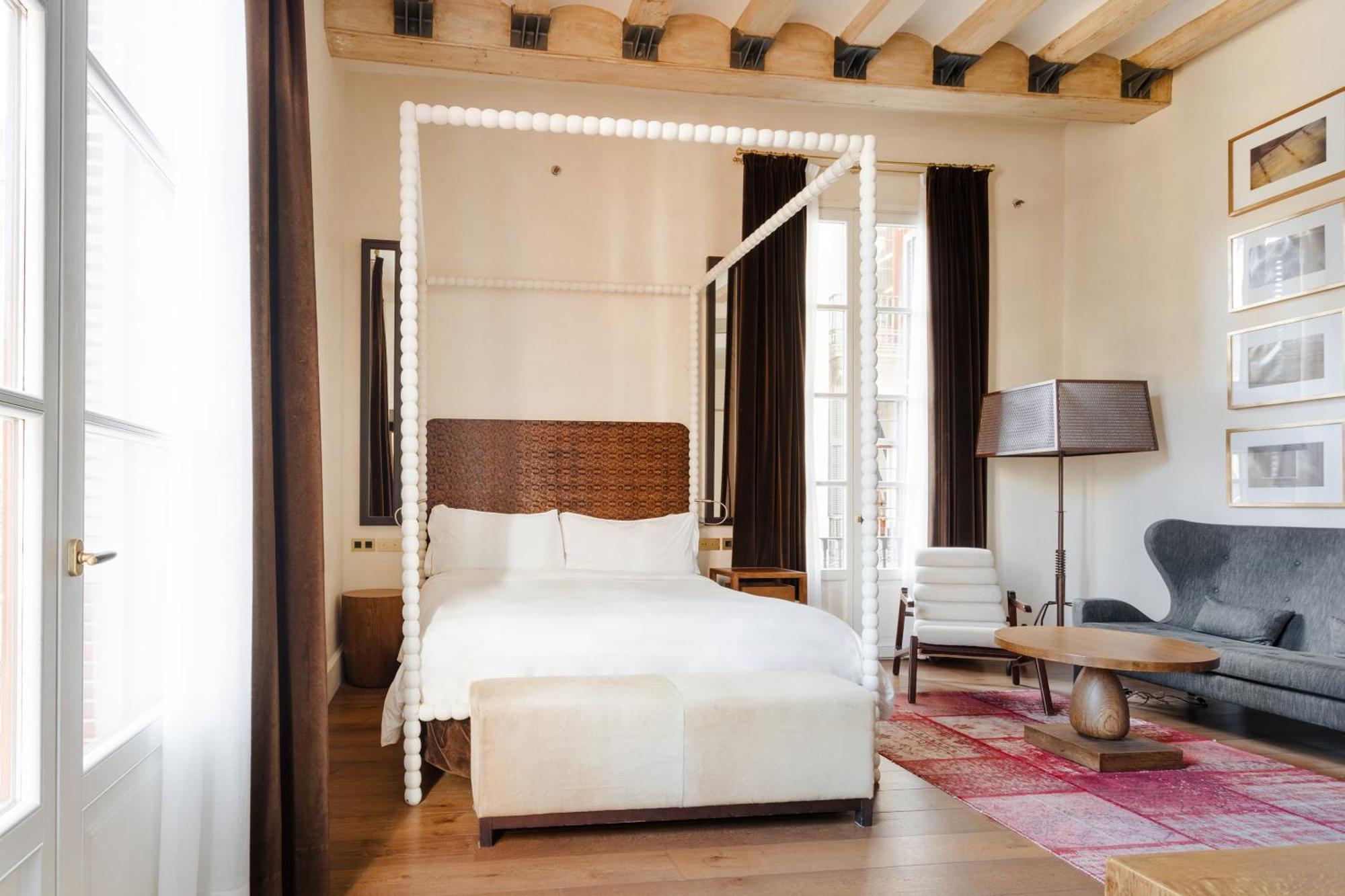 Do Placa Reial Powered By Sonder Barcelona Bilik gambar A room at the Hotel de Casabianca