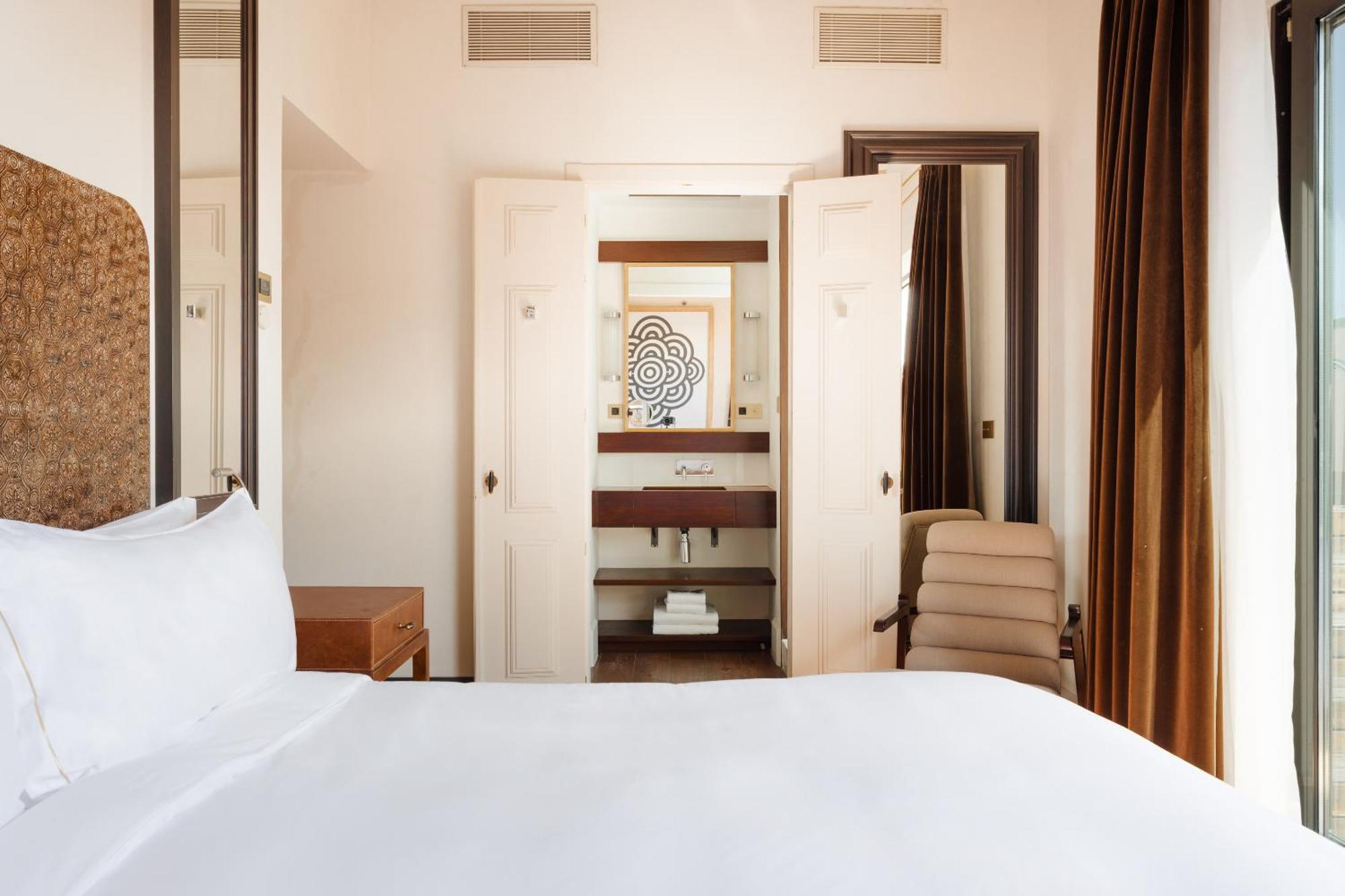 Do Placa Reial Powered By Sonder Barcelona Bilik gambar A guest room at the hotel