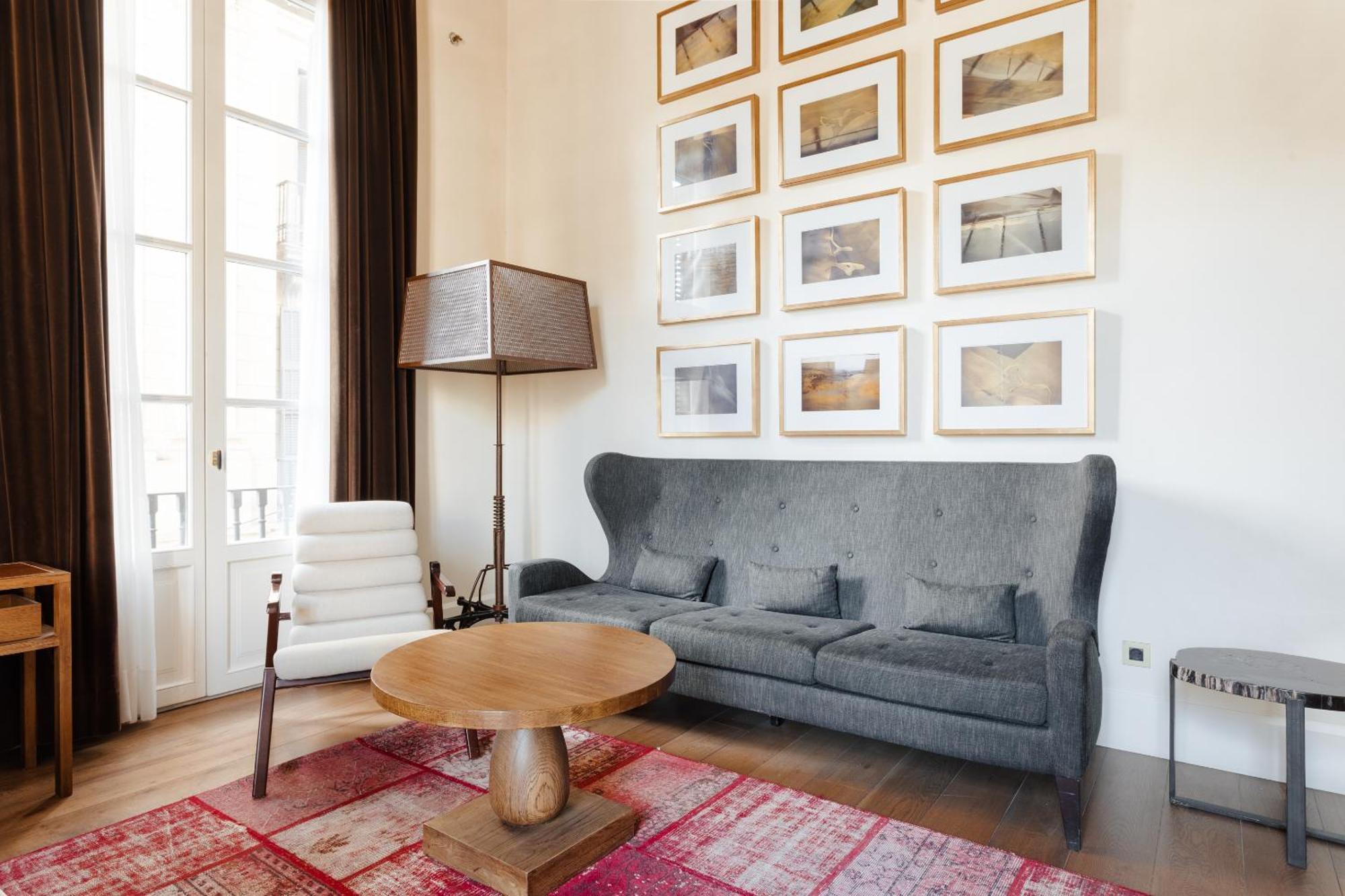 Do Placa Reial Powered By Sonder Barcelona Bilik gambar A sofa