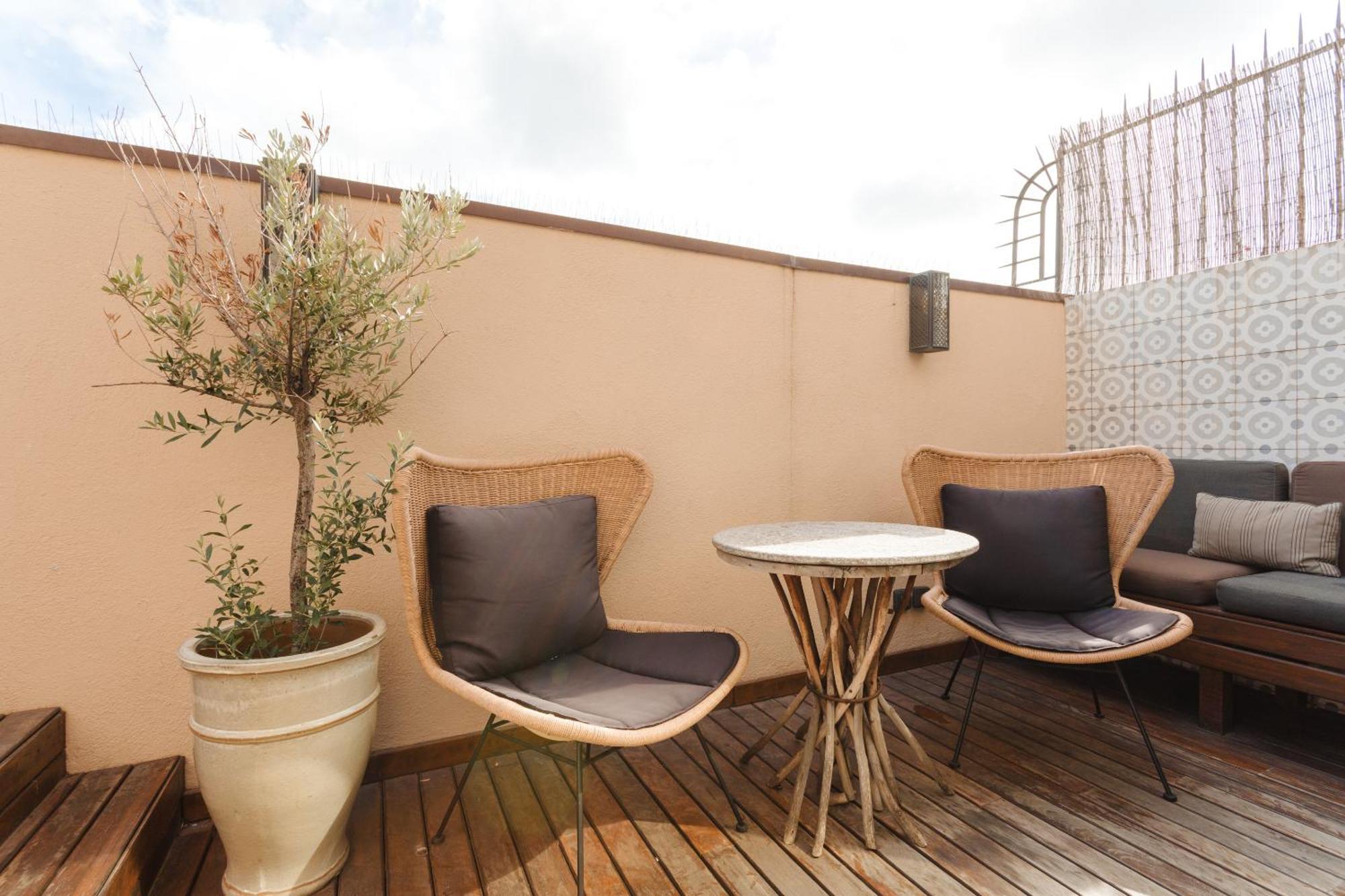 Do Placa Reial Powered By Sonder Barcelona Bilik gambar A balcony