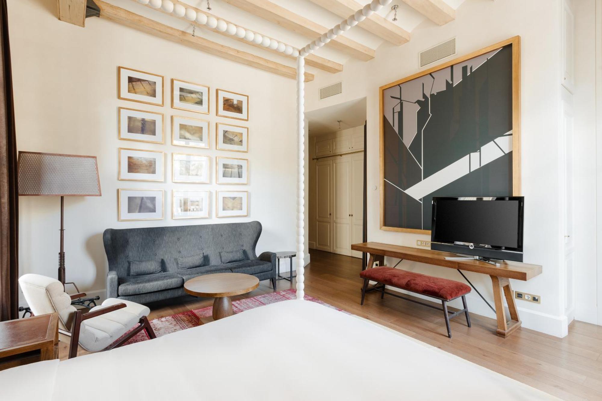 Do Placa Reial Powered By Sonder Barcelona Bilik gambar A typical apartment at the Hotel