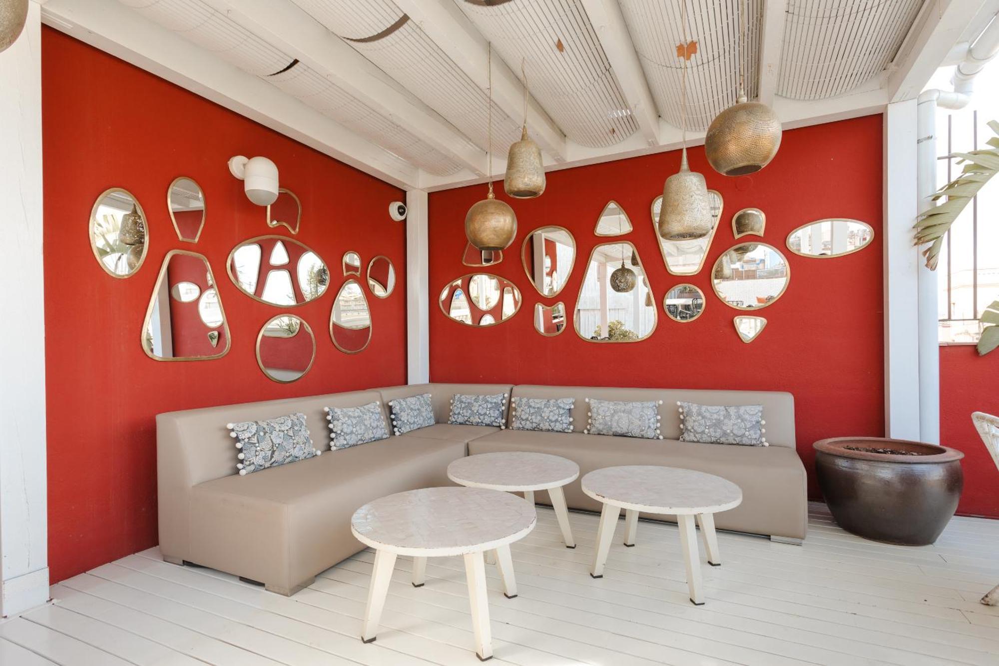 Do Placa Reial Powered By Sonder Barcelona Luaran gambar The interior of the Sky Bar